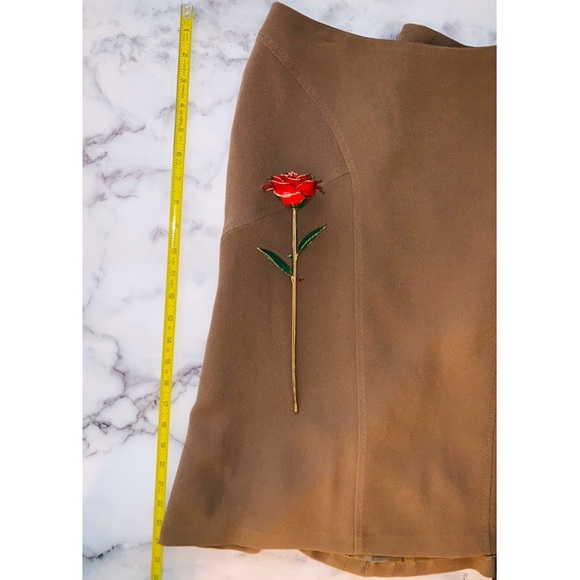 Escada Dresses & Skirts - 🌹 SOLD Like New Gorgeous ESCADA knee length skirt